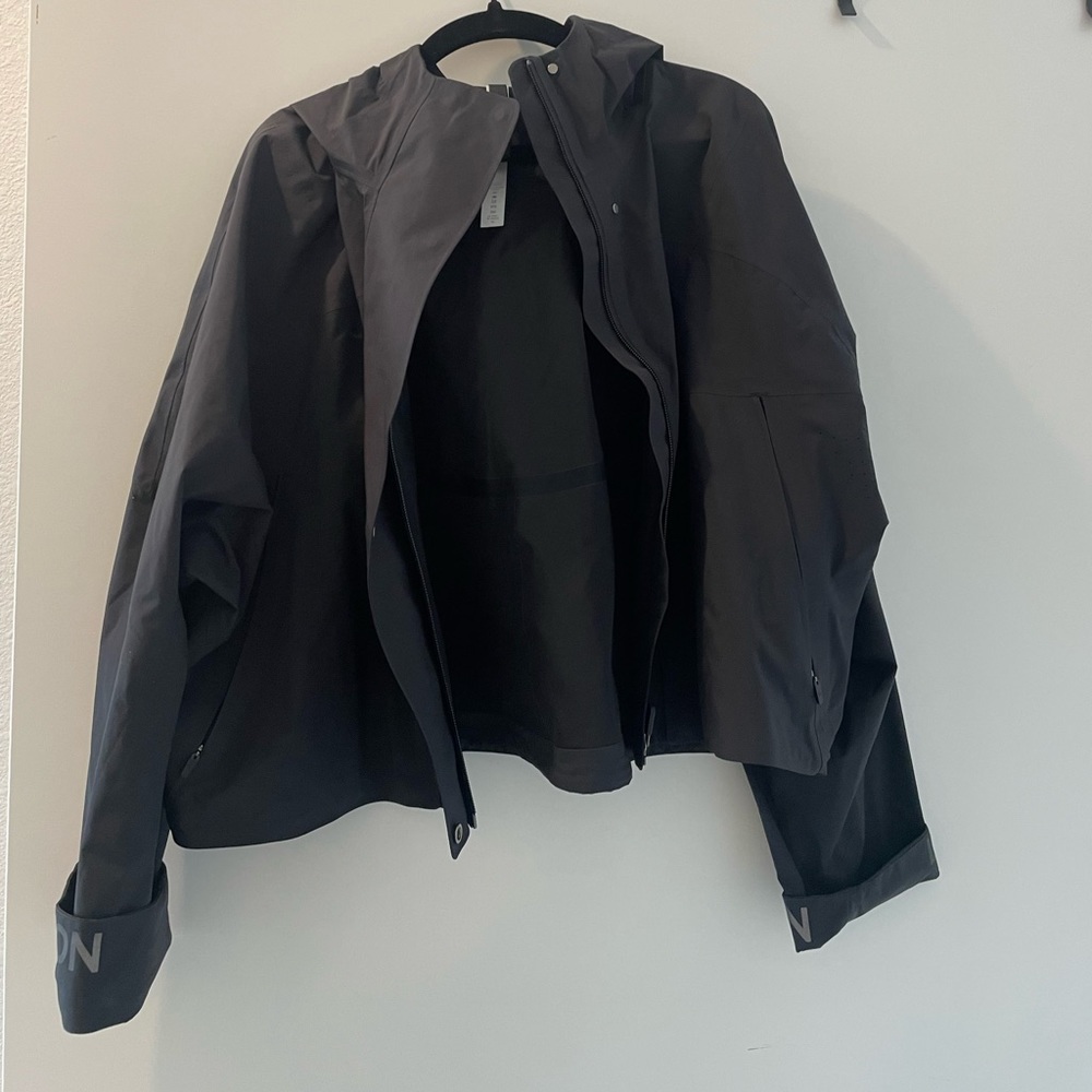 Lululemon cropped rain jacket